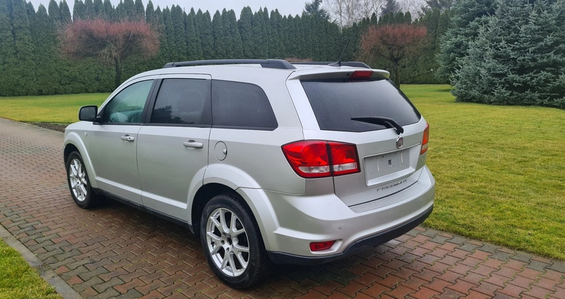 Fiat Freemont cena 38900 przebieg: 230000, rok produkcji 2013 z Tarczyn małe 92